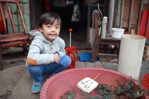 Children in the vegetable market 