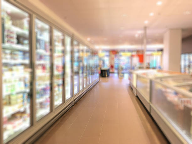 istock Supermarket shopping cart 625229612
