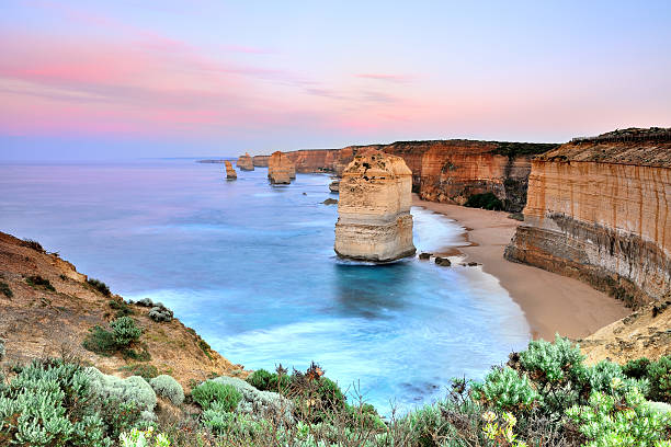 australien landschaft : great ocean road - twelvel apostel - water rock landscape cliff stock-fotos und bilder