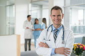 arzt-im-krankenhaus.jpg?b=1&s=170x170&k=20&c=0Dac3AEJ8_ww7ijTmEpHXJb_dj6CEDe1yKiaNp8Xx2M=
