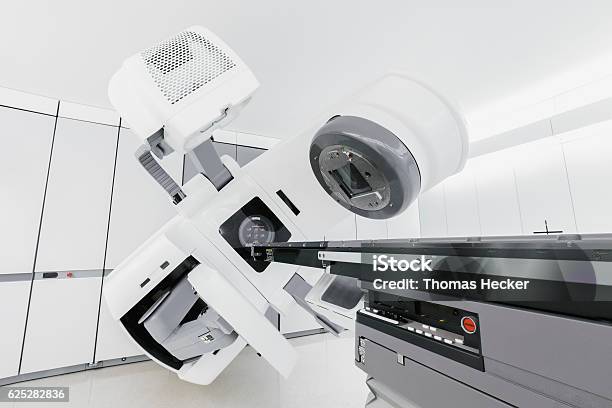 Medical Linear Accelerator Stok Fotoğraflar & Radyasyon‘nin Daha Fazla Resimleri - Radyasyon, Alternatif Terapi, Radyoterapi