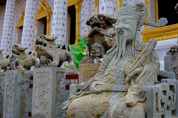 왓 아룬 사원의 중국 돌 인형. - wat arun buddhism temple stone 뉴스 사진 이미지