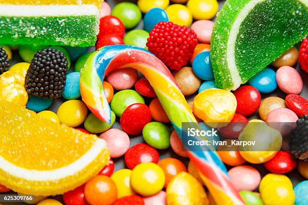 Mezcla Variada De Varios Caramelos Y Jaleas Foto de stock y más banco de imágenes de Abundancia - Abundancia, Alimento, Amarillo - Color - iStock Mezcla Variada De Varios Caramelos Y Jaleas Foto de stock y más banco de imágenes de Abundancia - Abundancia, Alimento, Amarillo - Color - iStock