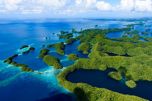 isla palau ngeruktabel - patrimonio de la humanidad - - islas-rocosas fotografías e imágenes de stock