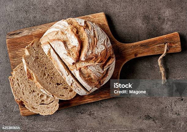 Pane Appena Sfornati - Fotografie stock e altre immagini di Pane - Pane, Pane in cassetta, Cotto al forno