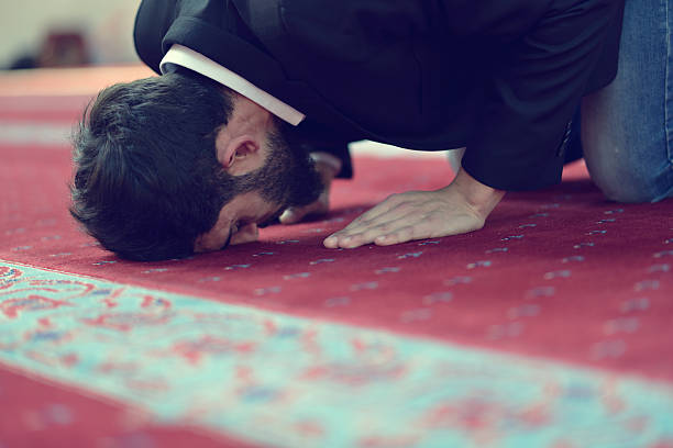 istock Muslim Arabic man praying 625381032