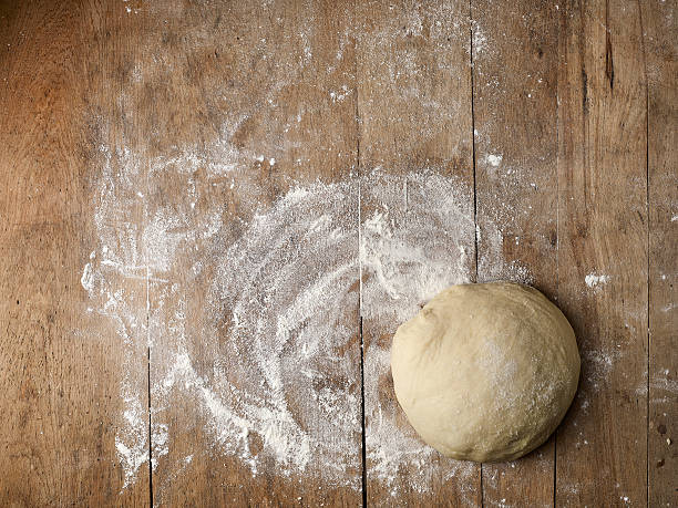 massa crua fresca - dough sphere kneading bread imagens e fotografias de stock