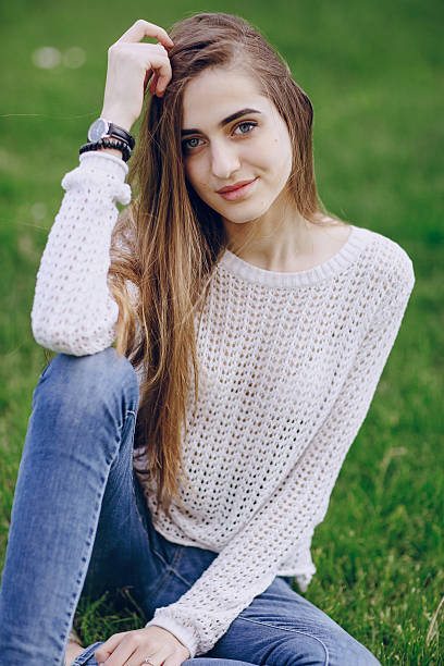istock girl in the cafe 625392068