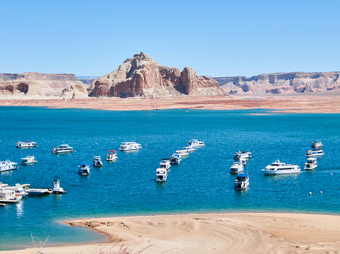 The Lake Powell with typical houseboats.
