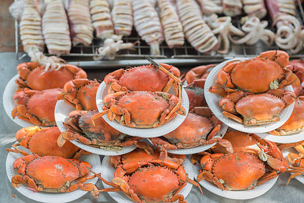 istock Crab steam in seafood market. Selective focus. 625470840