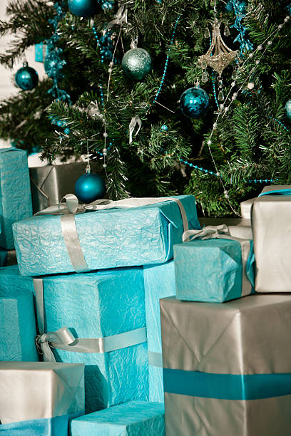 istock Christmas tree and gifts 625525030