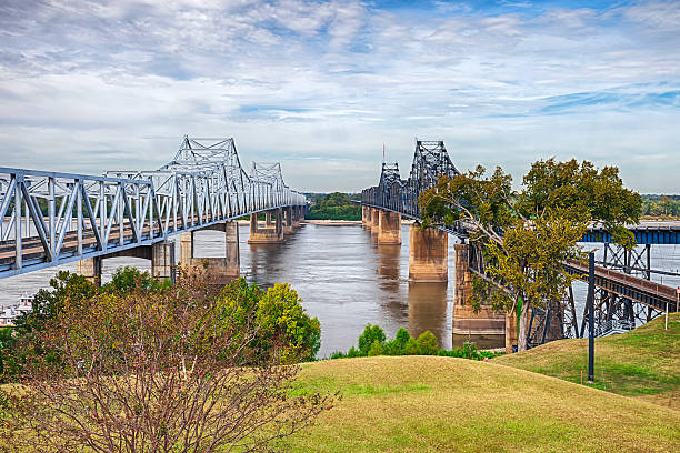 The Mississippi River Near Vicksburg The Mississippi River near Vicksburg, Mississippi with Louisiana on the other side. vicksburg stock pictures, royalty-free photos & images