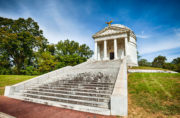 Illinois Monument In Vicksburg, Mississippi The Illinois Monument in Vicksburg, Mississippi. vicksburg stock pictures, royalty-free photos & images
