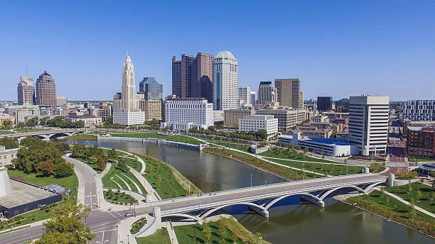 Downtown Columbus, Ohio Downtown Columbus, Ohio on a beautiful summer day. Columbus is the capital of Ohio and largest city of Franklin County. columbus stock pictures, royalty-free photos & images