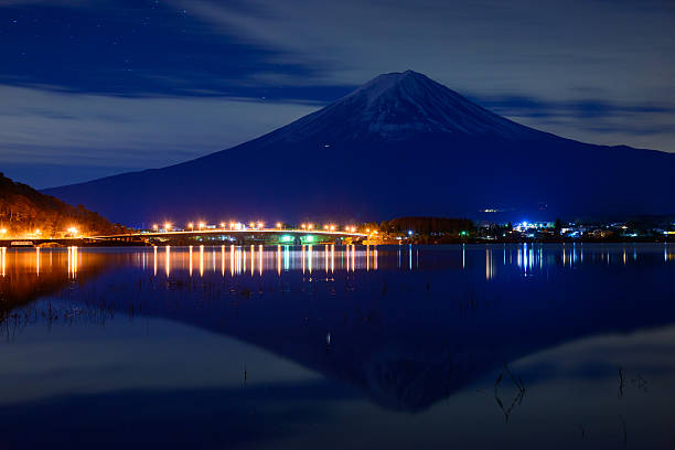 istock Mt.Fuji and Lake Kawaguchiko at dawn 625659986