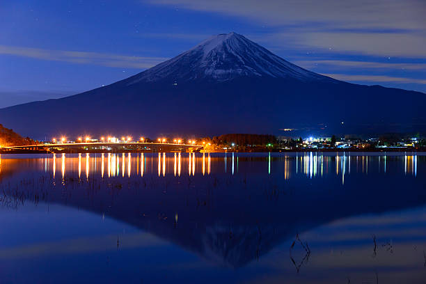 istock Mt.Fuji and Lake Kawaguchiko at dawn 625660130