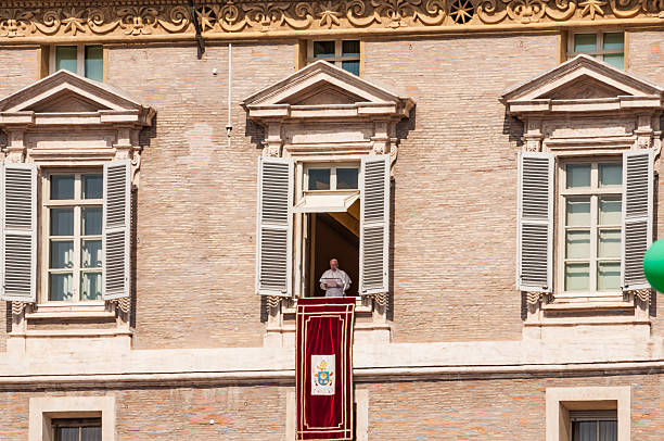 papa angelus in vaticano - lake angelus foto e immagini stock