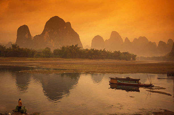 ASIA CHINA GUILIN the landscape at the Li River near Yangshou near the city of  Guilin in the Province of Guangxi in china in east asia. guilin hills stock pictures, royalty-free photos & images