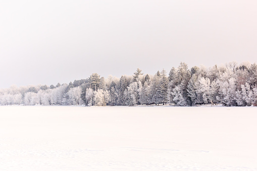 Dezember 05, 2023, Neustadt an der Donau, Bad Gögging: Beautiful winter landscape in Bad Gögging in Bavaria