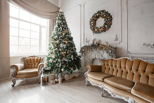 istock Calm image of interior Classic New Year Tree decorated in 625813276