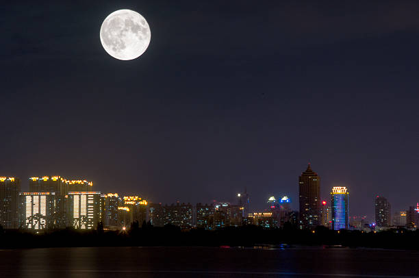 istock The night of the city 625829754