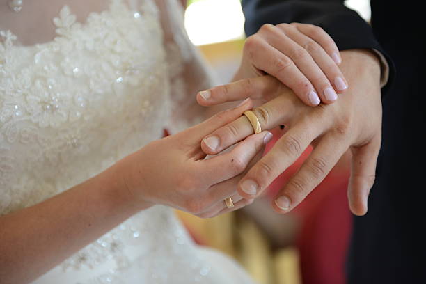 istock Exchange of the wedding rings 625904326