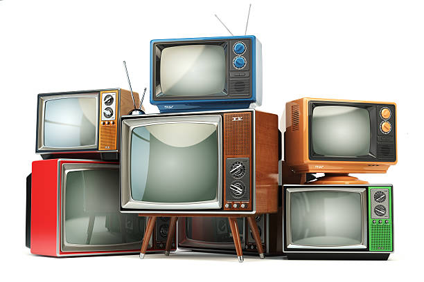 tas de téléviseurs rétro isolés sur fond blanc. communication - tv box photos et images de collection