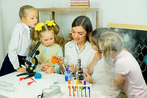 Making Experiment Kids Making Science Experiments Stock Photo - Download Image Now ...