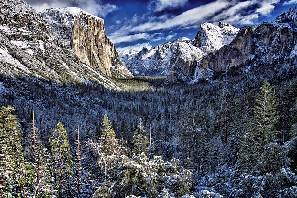 inverno em yosemite - yosemite national park winter waterfall california - fotografias e filmes do acervo