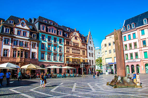 people in market square, in Mainz Mainz, Germany - August 31, 2016 : people in market square, in the old town of Mainz, Germany mainz stock pictures, royalty-free photos & images