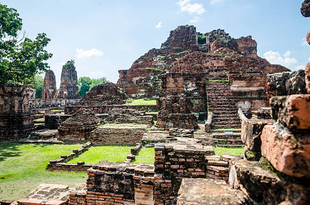 istock Prang in Wat Mahathat Ayutthaya 626173072
