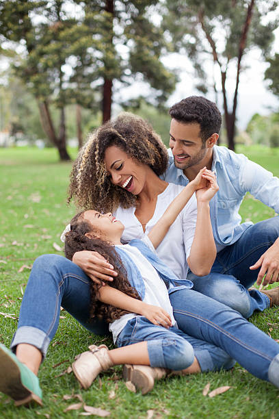 amore famiglia - family with two children father clothing smiling foto e immagini stock