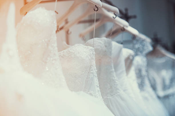 detalhe do vestido de casamento - child clothing arrangement hanger - fotografias e filmes do acervo
