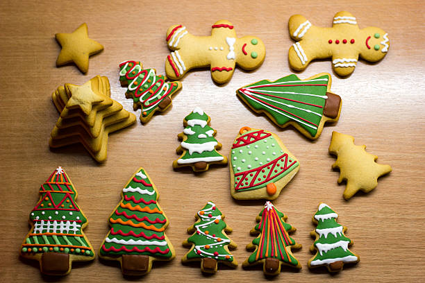 istock New Year gingerbread men, Christmas tree, stars 626339306