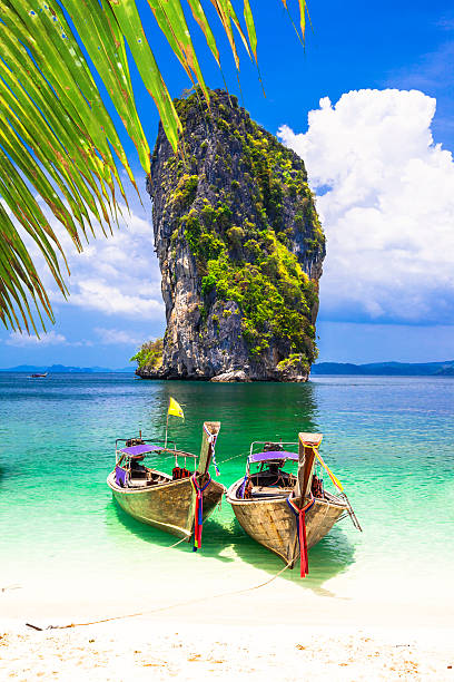 niesamowita przyroda w tajlandii. - nautical vessel sky blue andaman sea zdjęcia i obrazy z banku zdjęć