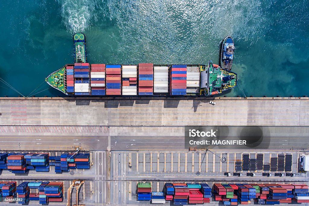 Containerschiff im Importexport und Business Logistic. Mit dem Kran , - Lizenzfrei Börse Stock-Foto