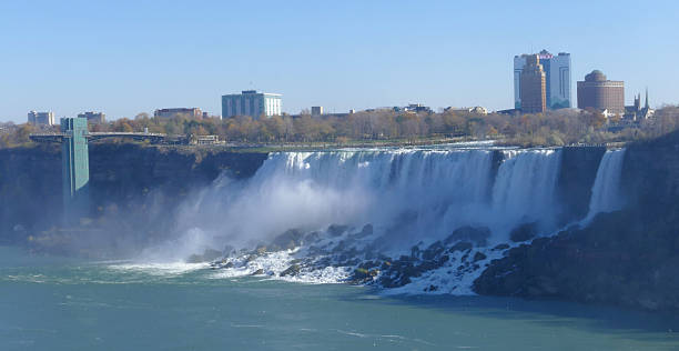 ナイアガラの滝展望台 - niagara falls falling people usa ストックフォトと画像