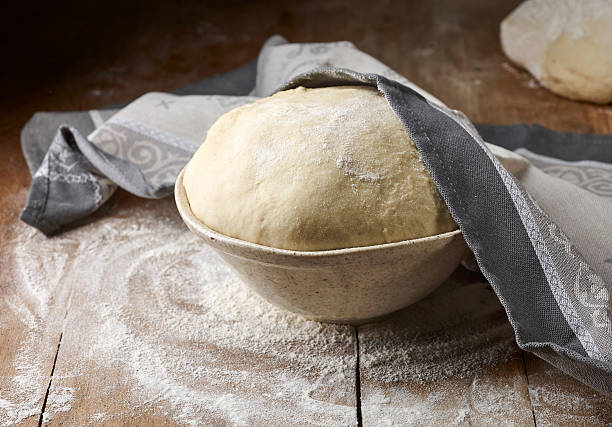 massa crua fresca - dough sphere kneading bread imagens e fotografias de stock