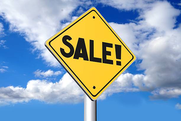 istock Sale concept, signpost 626551266