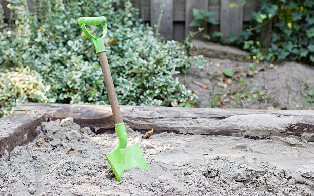 istock Little shovel in the sand 626593868
