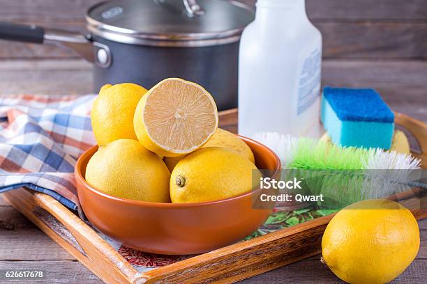 Foto de Limpadores Naturais Ecológicos e mais fotos de stock de Limão amarelo - Limão amarelo, Faxineiro, Limpar - Atividade Móvel
