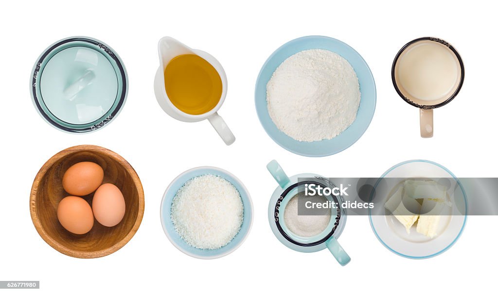 Collage di oggetti ingrediente da forno isolati su bianco, vista dall'alto - Foto stock royalty-free di Veduta dall'alto
