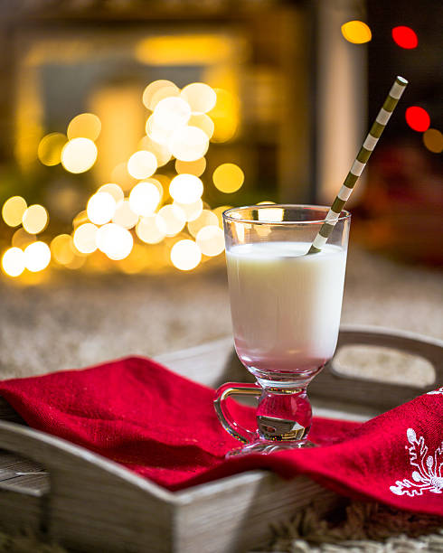 leite e de cookies de santa - milk milk bottle drinking straw cookie imagens e fotografias de stock