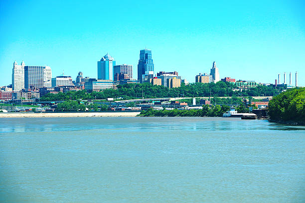 istock Kansas City Missouri River 626876376