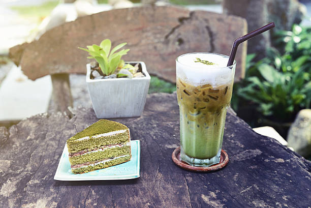 ice green tea and cake