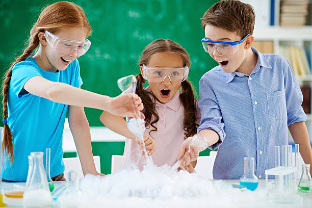 istock Amazing chemical reaction 627021170
