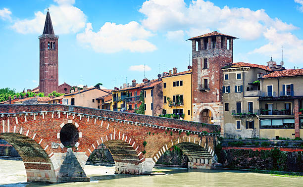 ピエトラ橋、ヴェローナ - verona italy travel europe sunlight ストックフォトと画像