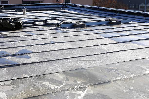 istock Premium steel flat roof 627023374