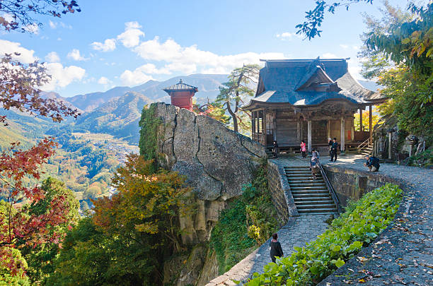 templo da montanha yamadera de yamagata, japão - jinja - fotografias e filmes do acervo