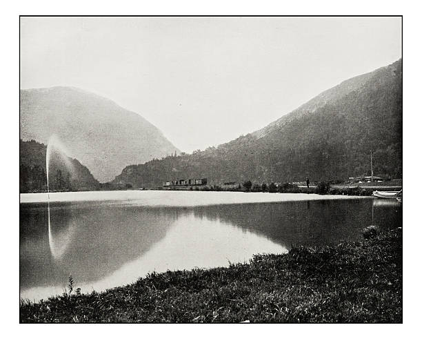 Antique photograph of Crawford Notch in the White Mountains